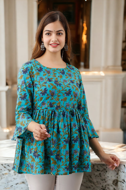 Women's Beautiful Bell Sleeves Floral Print Hip Length DRY CREEK TURQUOISE Party Wear Top